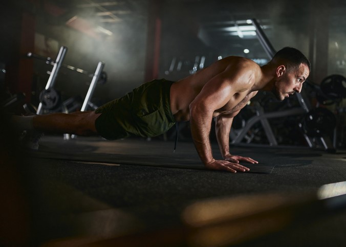 Scopri di più sull'articolo Push up: come si fa questo esercizio, muscoli coinvolti e vantaggi