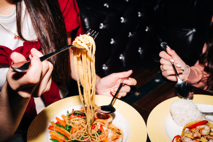 carboidrati a cena si o no, la scienza VS un mito da sfatare, importante è valutare e tenere sempre presente il bilancio energetico